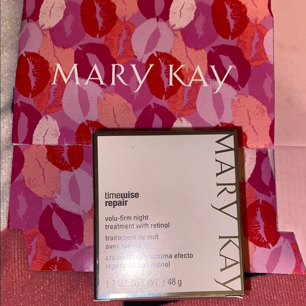 Mary Kay Timewise Repair Night Treatment with Retinol - Pink and Red Design